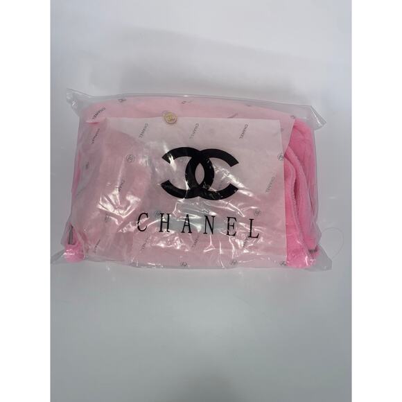 CHANEL VINTAGE PRECISION MAKEUP BAG! New Novelty item! - Picture 10 of 10